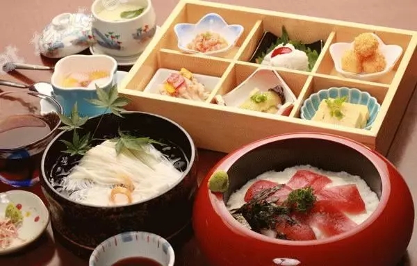 透过日本团餐百年发展经验我们可以学到什么？