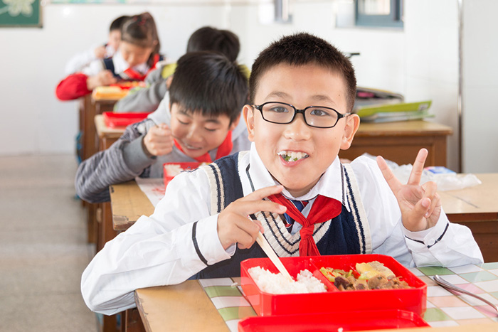 4月1日起将实施新的学生营养餐规范